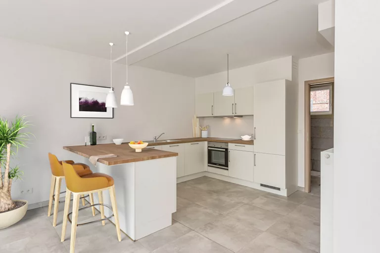 VTBAIBOUVIER10_4_04 WEB